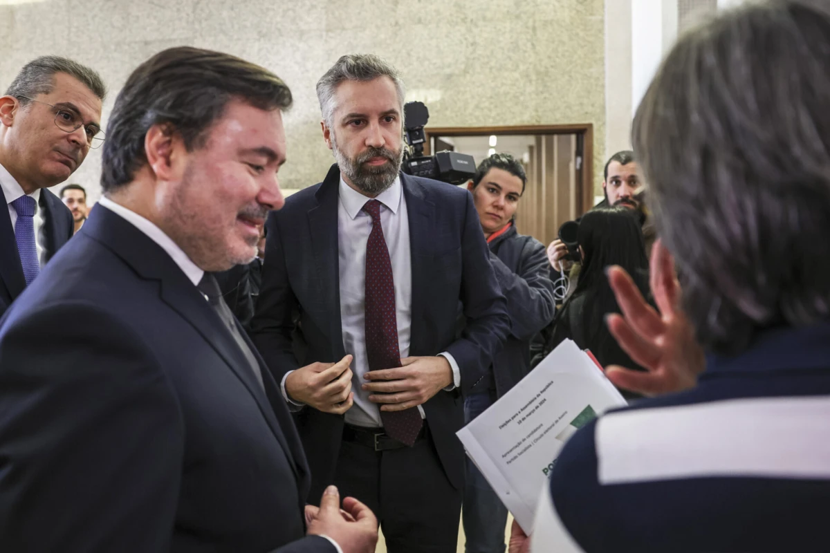 Pedro Nuno Santos durante a entrega das listas de candidatos às eleições legislativas pelo círculo de Aveiro