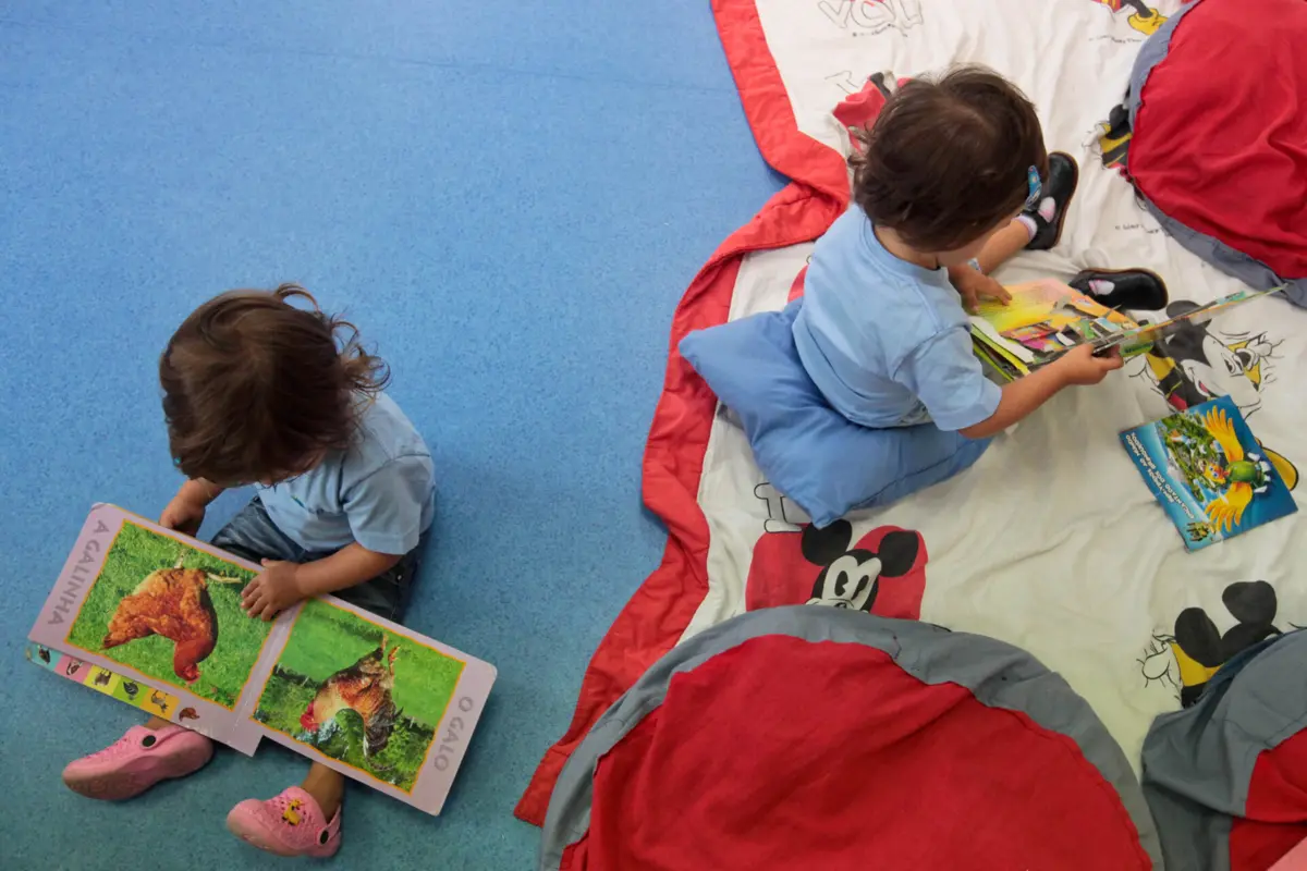 Imagem de contexto do artigo Filhos de desempregados no fim da lista de acesso gratuito às creches. Oposição acusa Governo dos Açores de "discriminação"