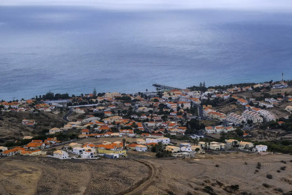 A taxa tem o valor de dois euros por noite