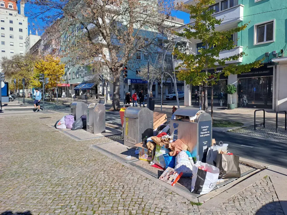 Imagem de contexto do artigo Lisboa aposta na renovação da frota de higiene urbana em 2026. Orçamento é mais baixo do que em 2025