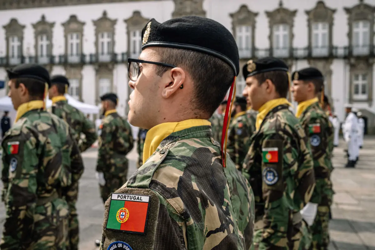 Imagem de contexto do artigo Serviço militar obrigatório como pena alternativa? "Seria importante ouvir Marcelo e Montenegro"