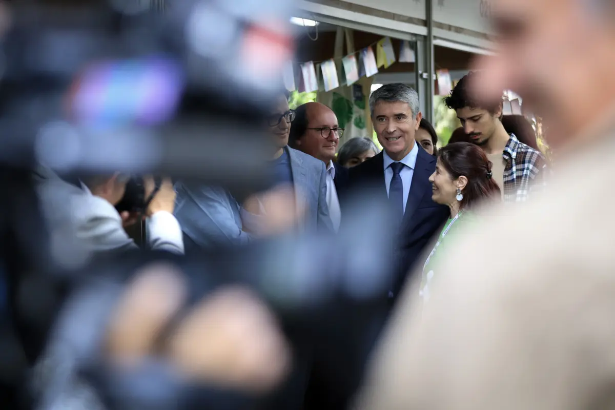 Imagem de contexto do artigo Carneiro lembra Fernando Alexandre que reitor "não apresenta a demissão a um ministro da Educação"