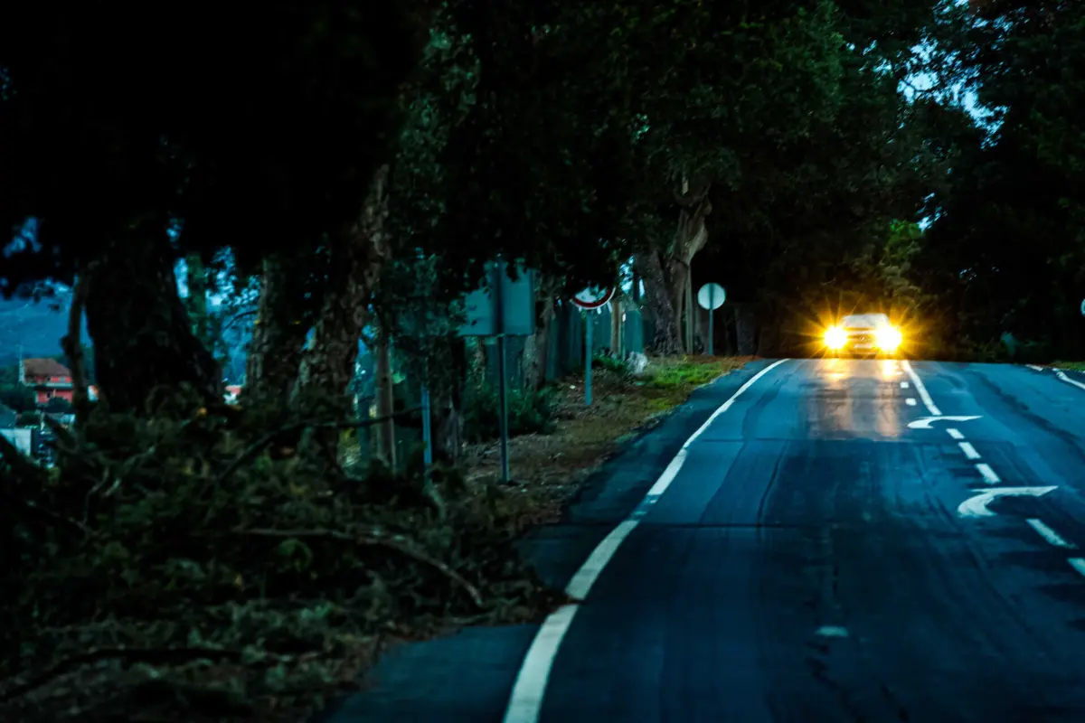 A estrada está cortada devido a um acidente