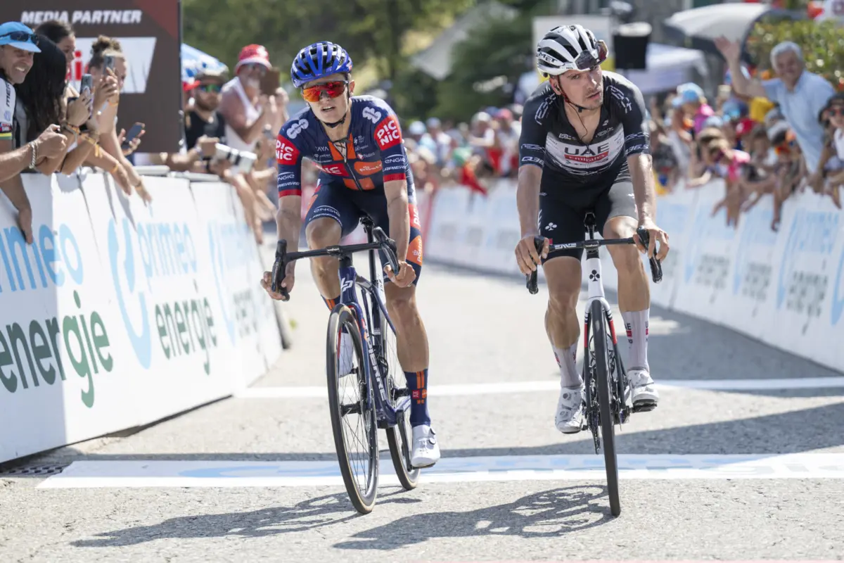 Oscar Onley e João Almeida, respetivamente