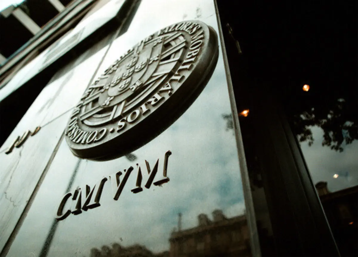 Imagem de contexto do artigo CMVM vai lançar comparador de produtos financeiros em 2025