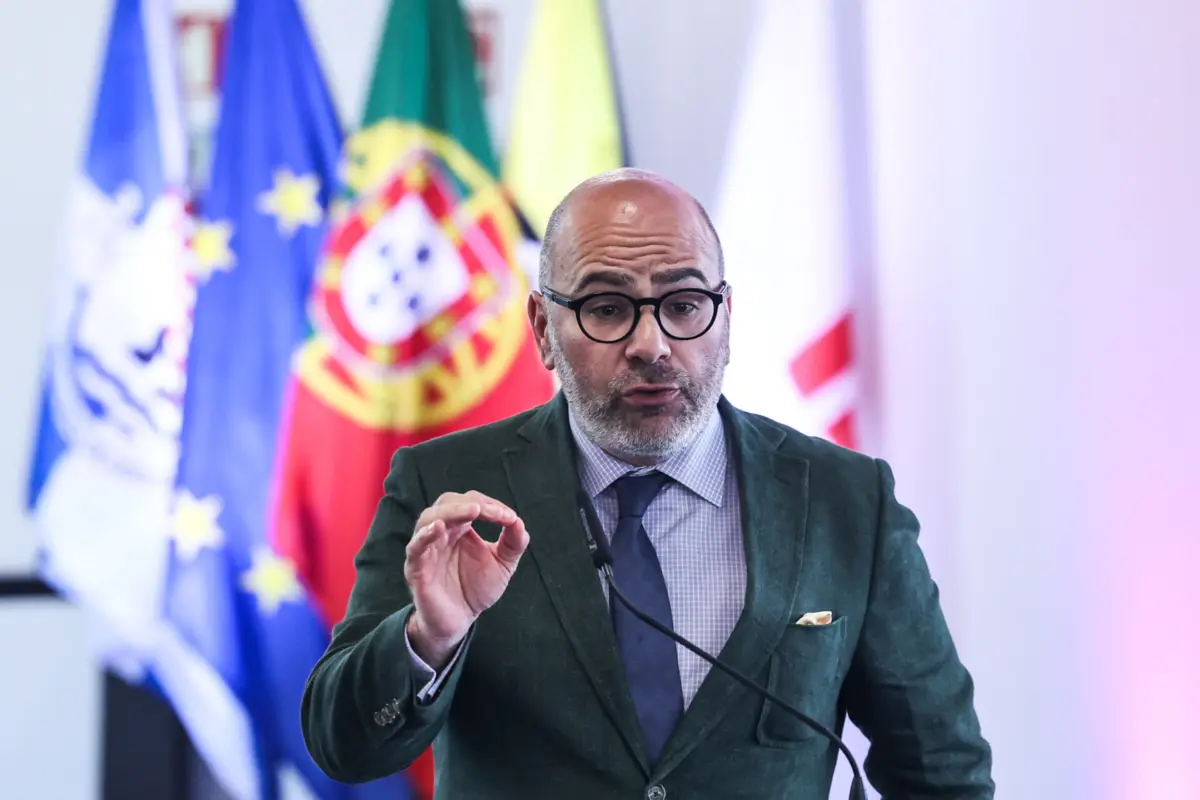 O ministro das Infraestruturas, Miguel Pinto Luz