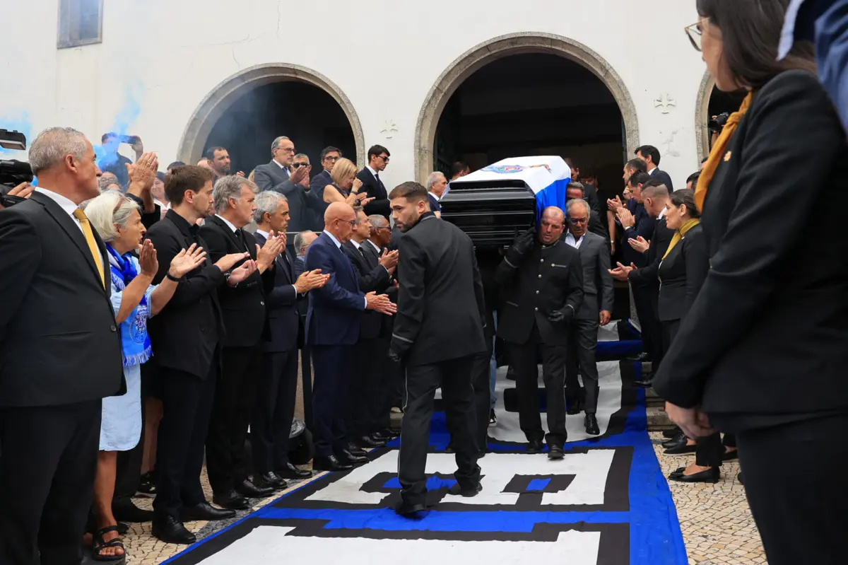 Imagem de contexto do artigo "É uma parte do FC Porto que nos deixa." Futebol português presta derradeira homenagem a Jorge Costa