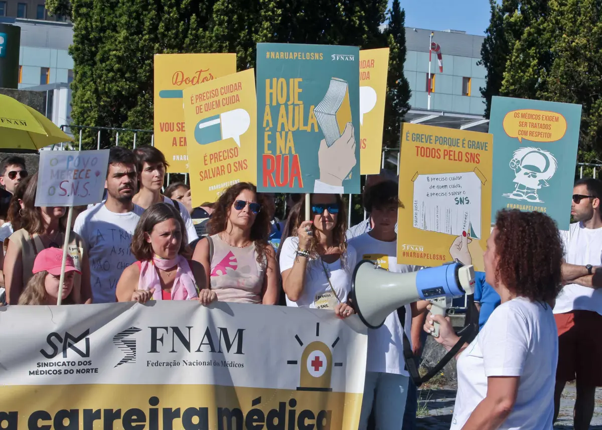 A luta é em nome de melhores condições de trabalho e salários "mais justos para os 31 mil médicos no SNS"