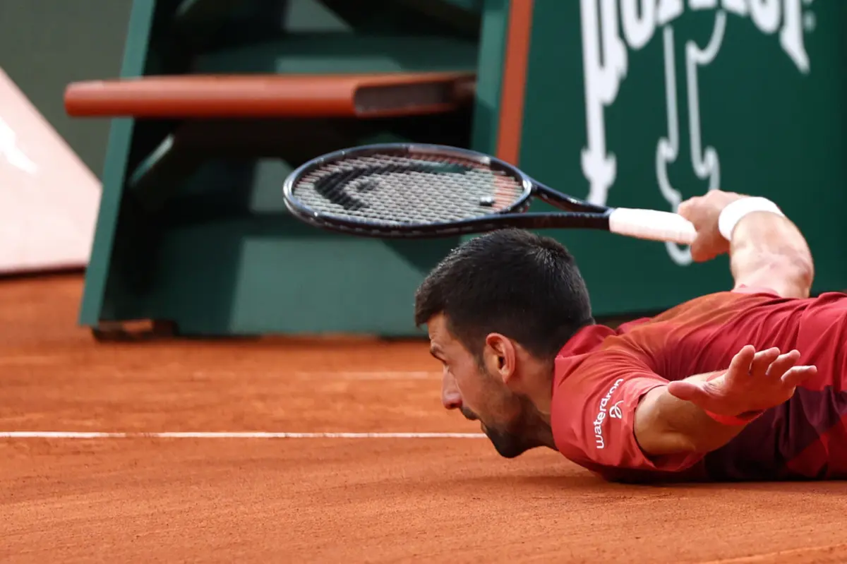 Imagem de contexto do artigo Djokovic desiste de Roland Garros por lesão, Sinner é o novo número um mundial