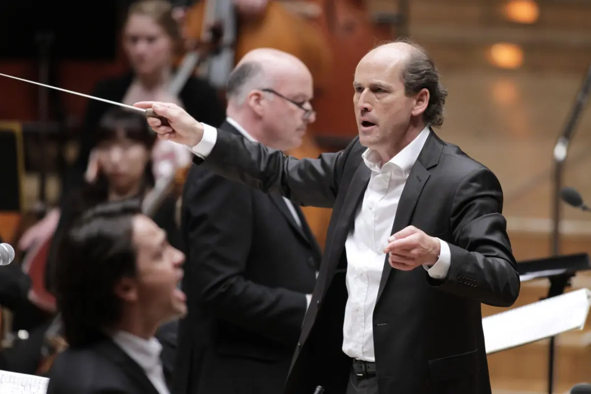 Imagem de contexto do artigo Liberdade absoluta de Zappa no adeus de Peter Rundel ao Remix Ensemble