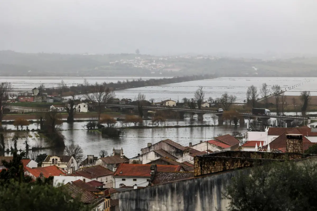 Imagem de contexto do artigo Chuva forte: registadas quase 400 ocorrências durante a madrugada, a maioria na Grande Lisboa e na Região Oeste