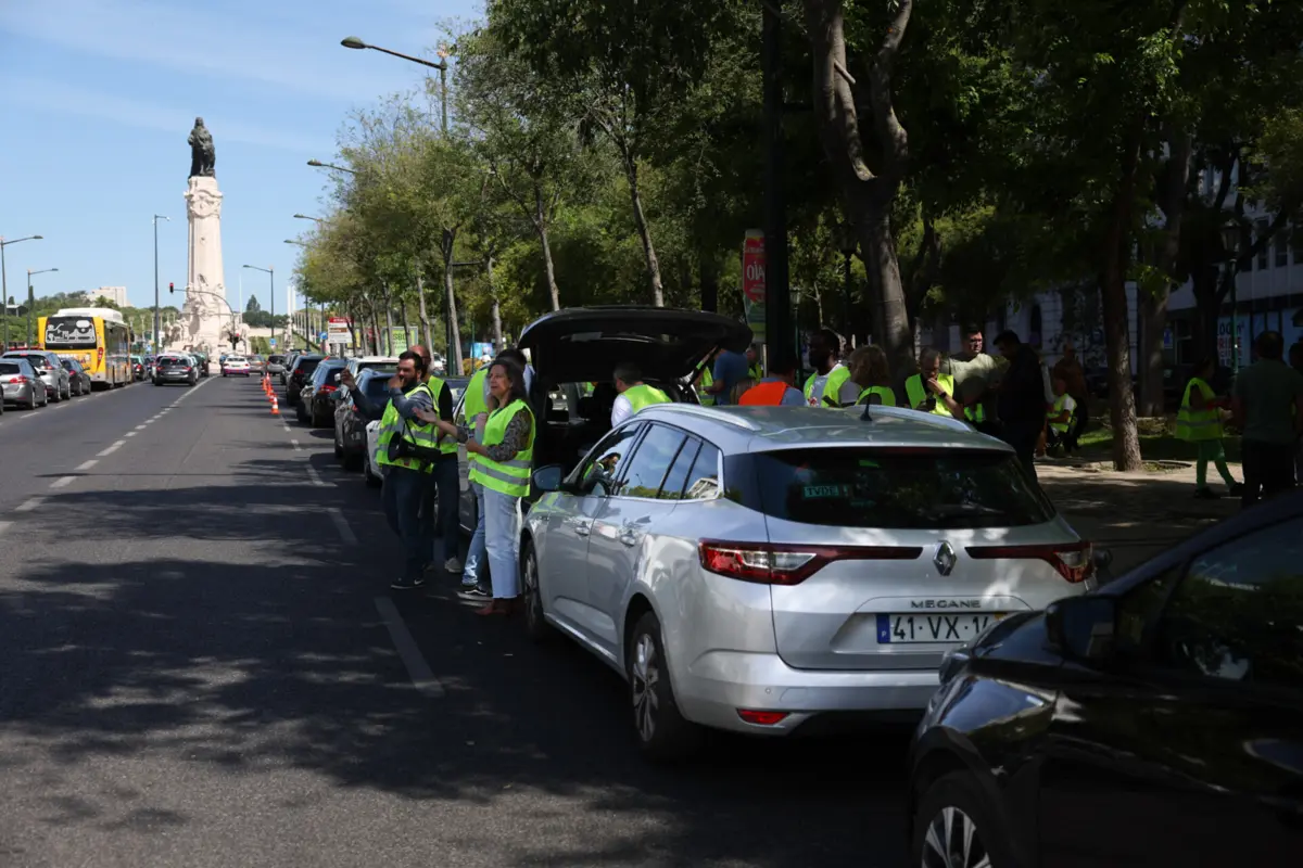 Os profissionais começaram a reunir-se às 07h00 na Avenida D. João V