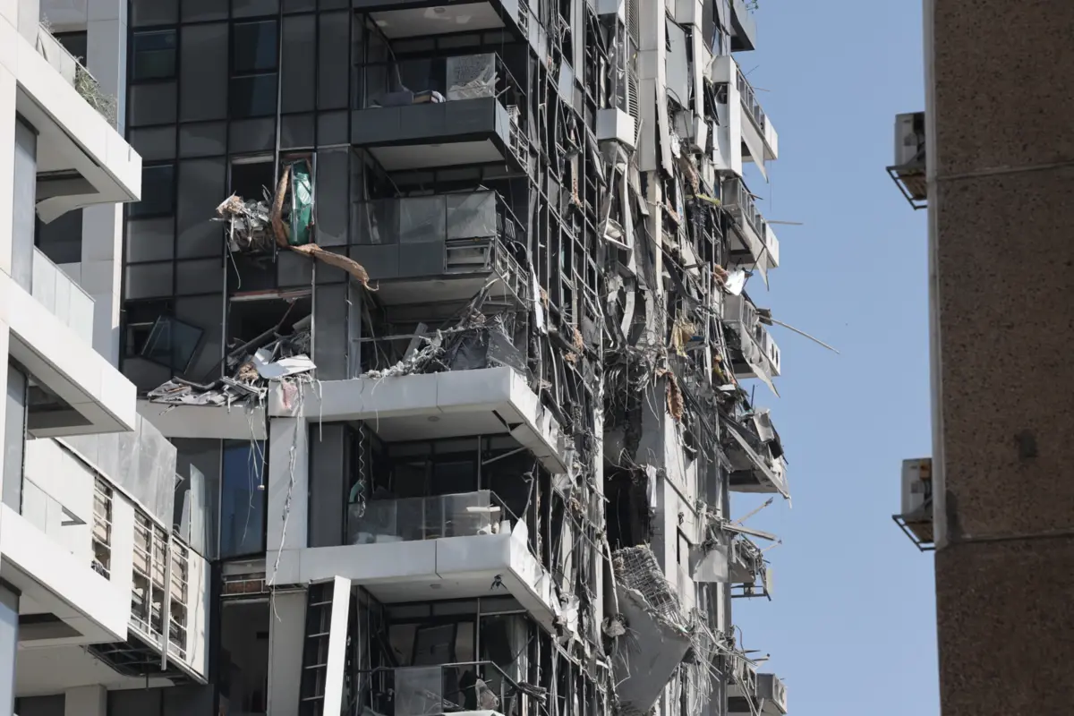 Prédio destruído em Telavive, Israel