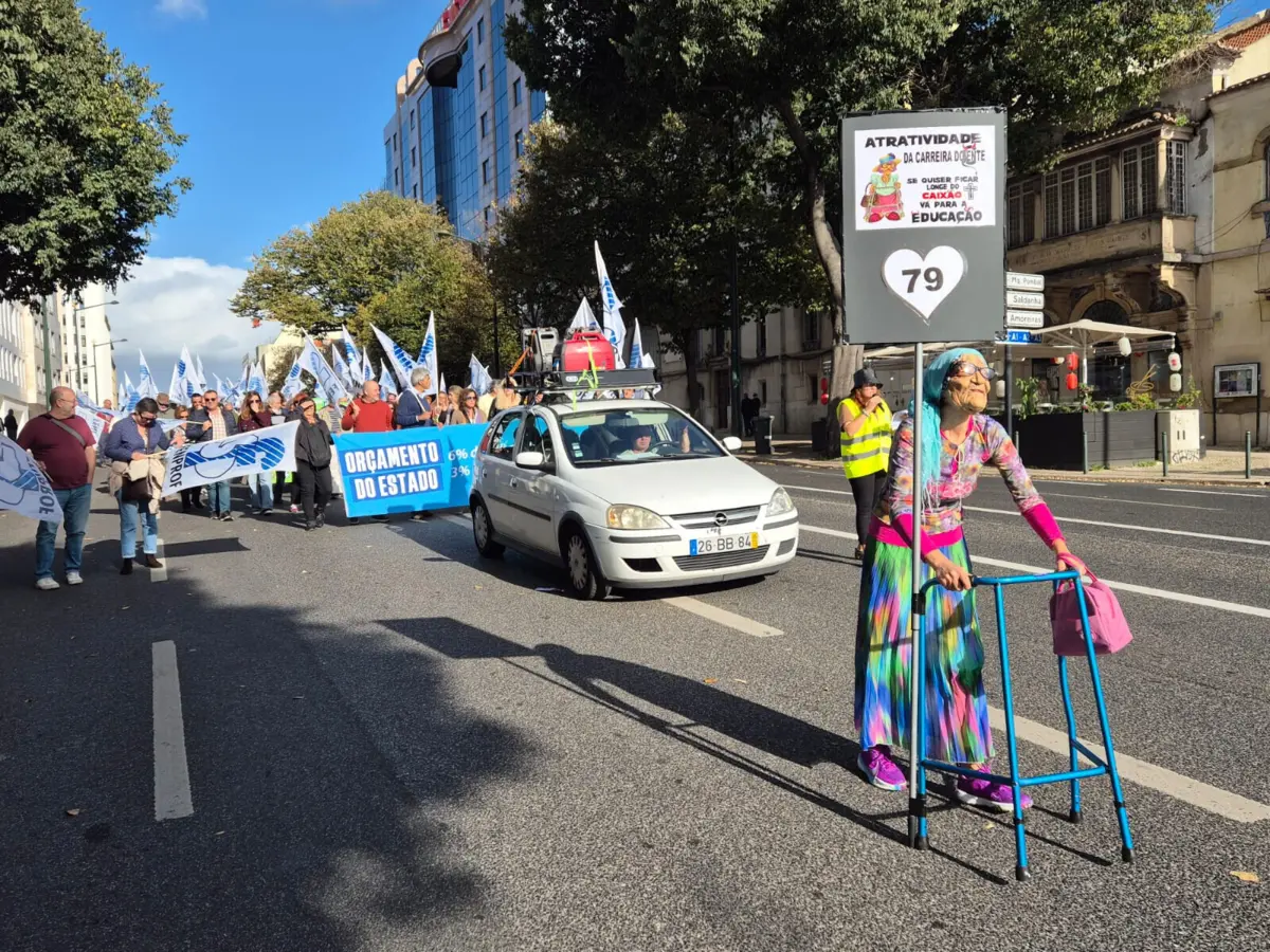 A Frente Comum exige aumentos salariais de, pelo menos, 15%, com um mínimo de 150 euros por trabalhador