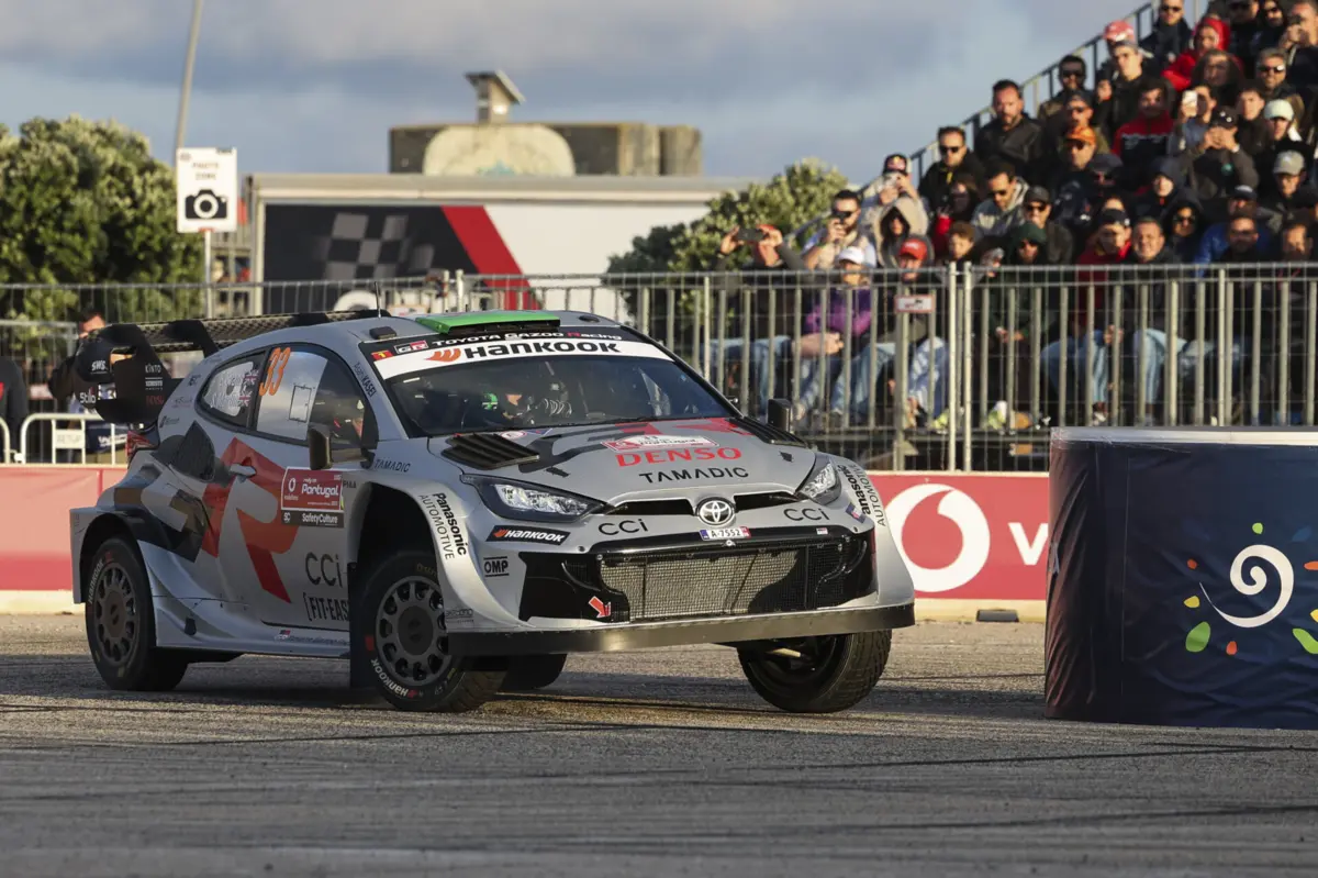 Imagem de contexto do artigo Britânico Elfyn Evans abre a estrada no primeiro dia "a sério" do Rali de Portugal