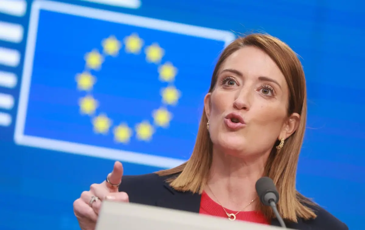 Imagem de contexto do artigo "É o meio de comunicação mais fiável da Europa." Metsola assinala o Dia Mundial da Rádio