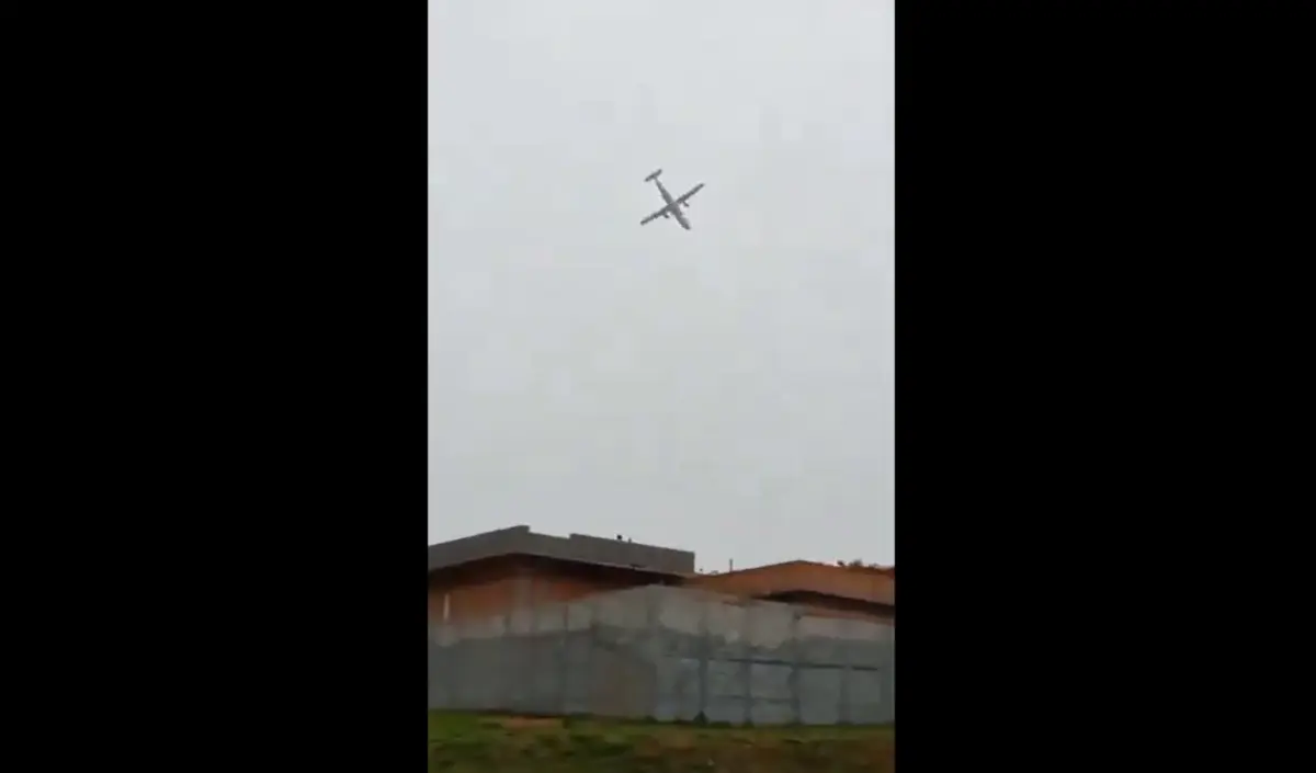 Um avião caiu em Vinhedo, no interior de São Paulo, no Brasil, esta sexta-feira