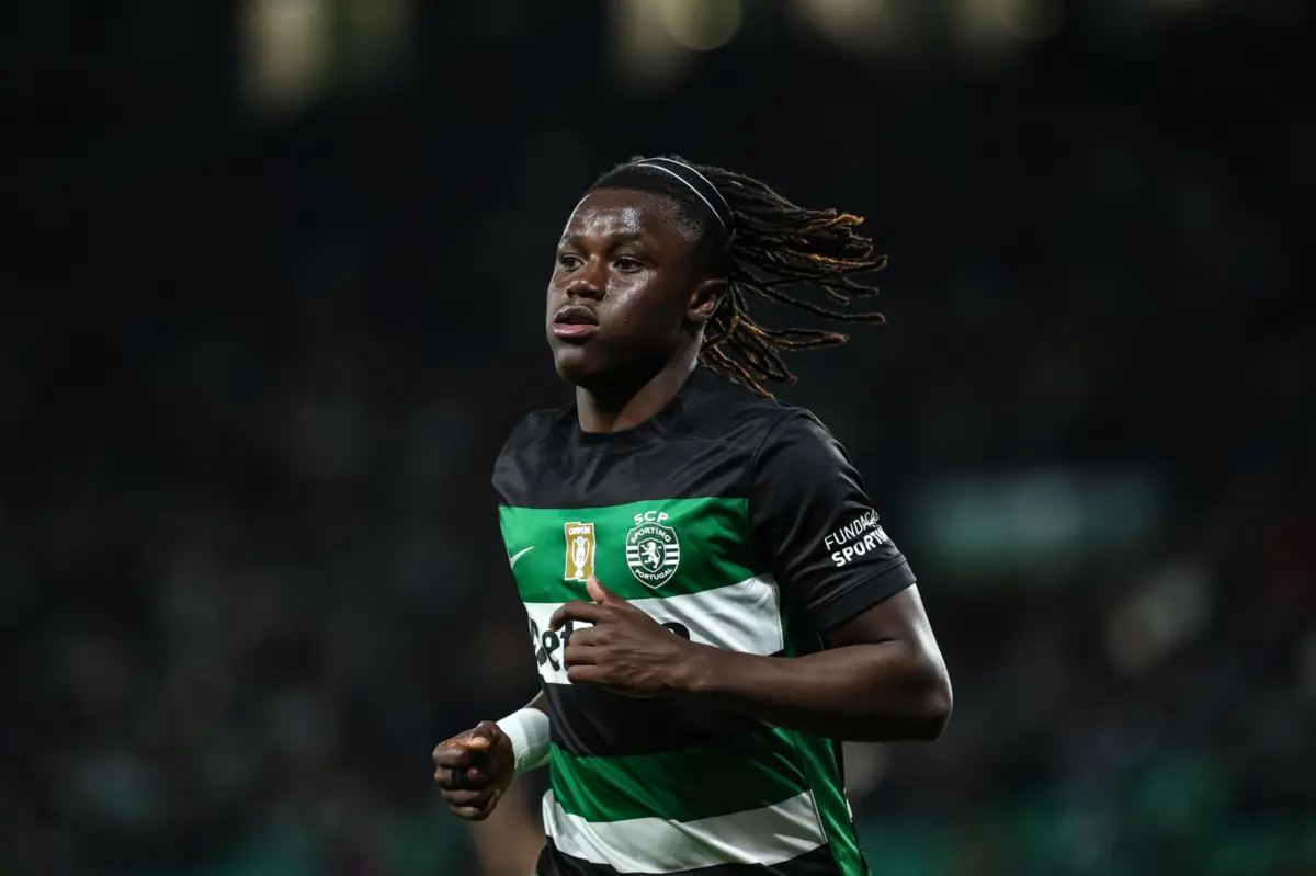 Imagem de contexto do artigo Sporting oficializa vendas de Quenda e Essugo ao Chelsea por valor até 74 milhões de euros