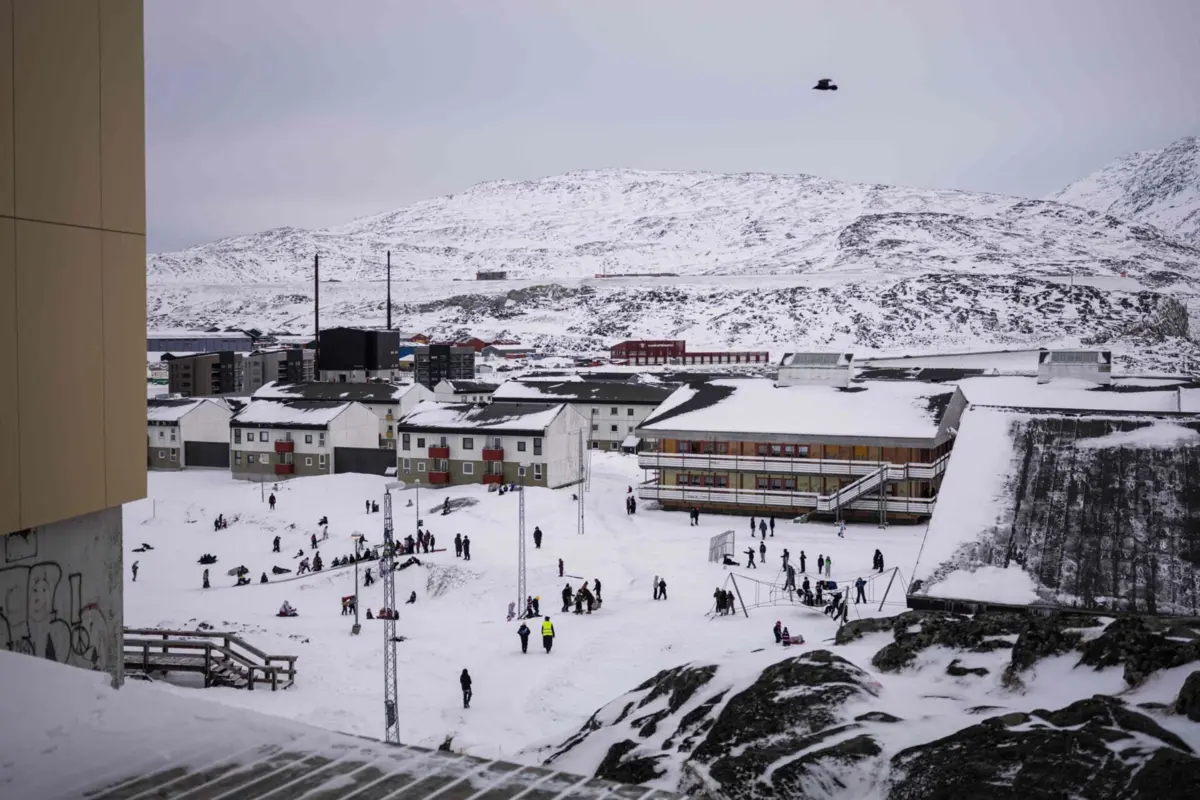 Imagem de contexto do artigo Alimentos, medicamentos, roupa, rádio: Governo da Gronelândia publica guia que prepara famílias para crises