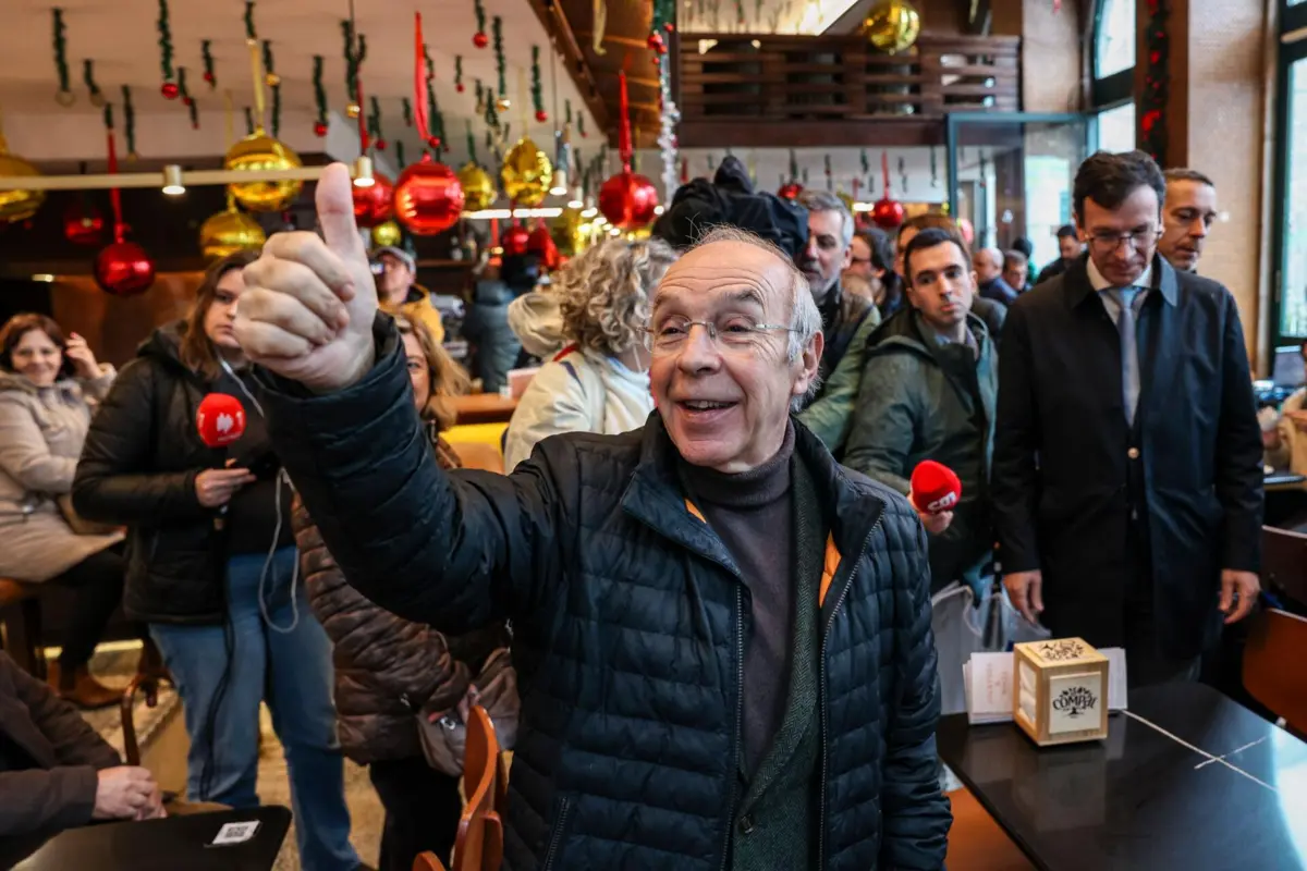 Imagem de contexto do artigo Marques Mendes pede que não se deixe para "lotaria da 2.ª volta" defesa da estabilidade e democracia