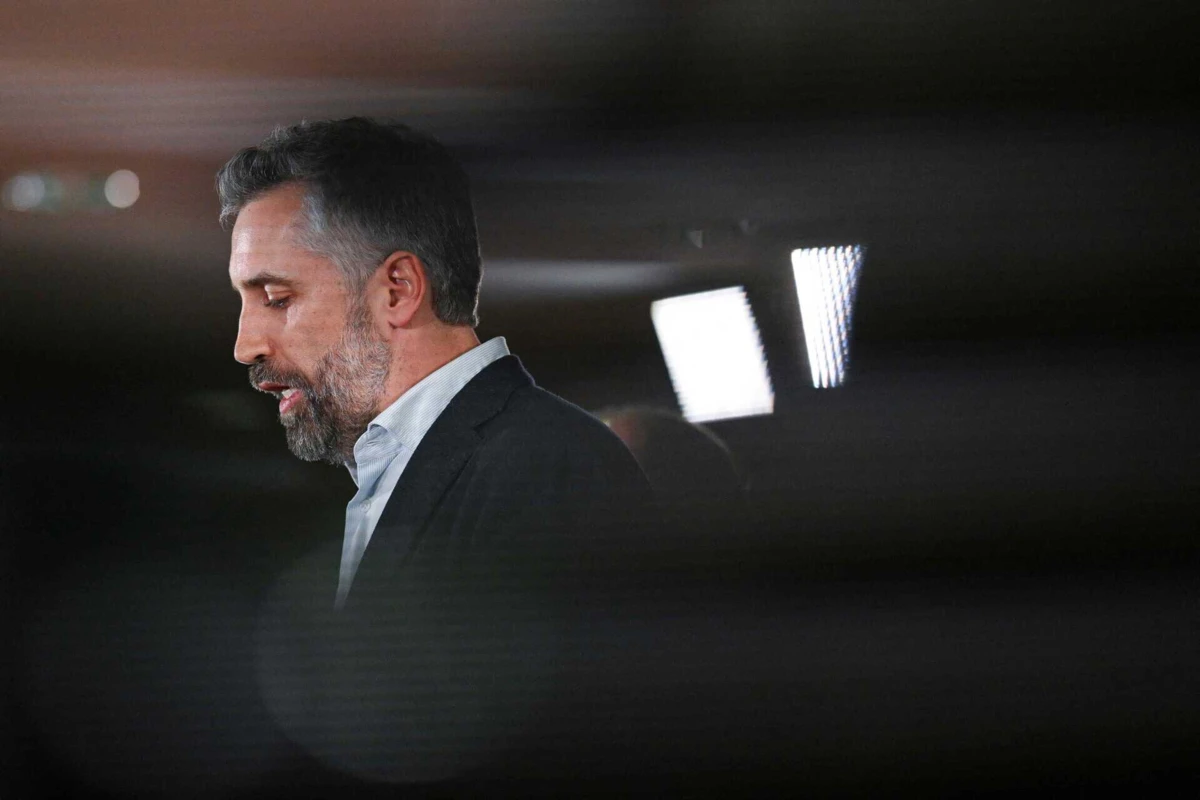 O líder do PS refere que se soube esta manhã da "morte de um dos maiores cantautores portugueses"