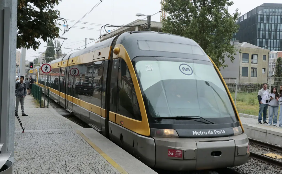 O metro circulará em todas as linhas, mas com menos frequência