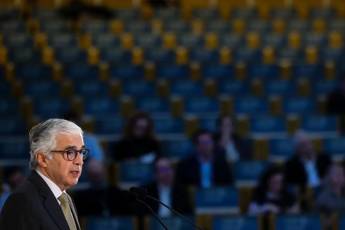 Imagem de contexto do artigo Aguiar-Branco solicita inquérito a Mariana Mortágua por "gesto grosseiro" dirigido a Paulo Núncio