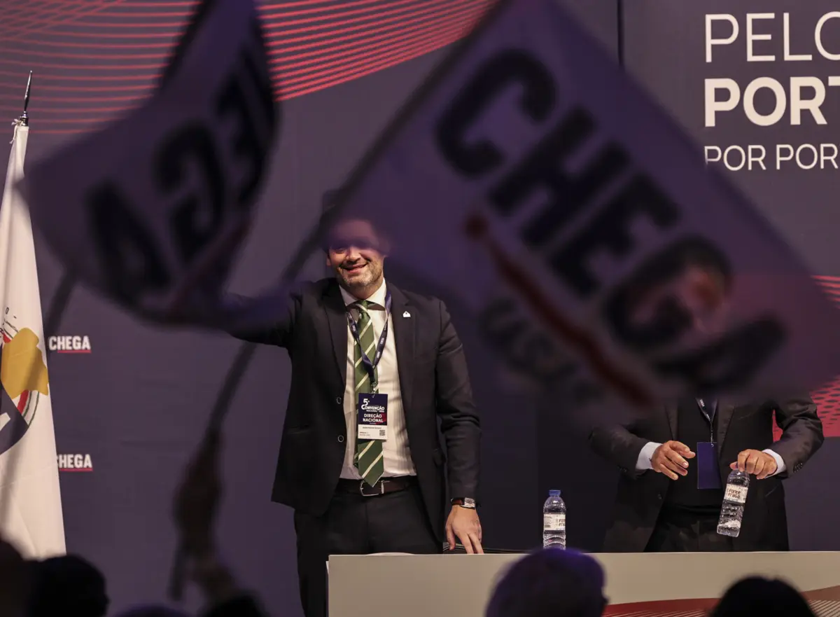 Imagem de contexto do artigo Do serviço militar obrigatório ao fim do acordo ortográfico "woke": as prioridades dos militantes nas moções do Chega