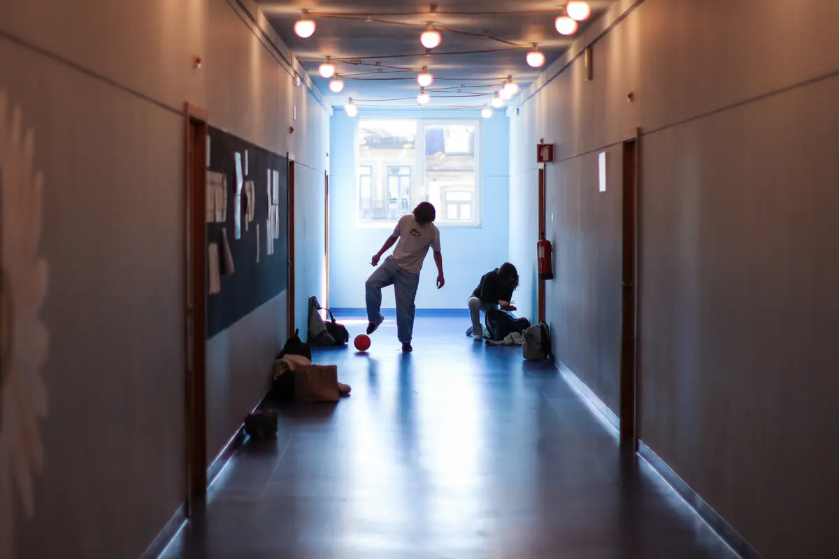 As dificuldades, na aprendizagem nas diferentes escolas, são sobretudo sentidas pelos estudantes mais carenciados