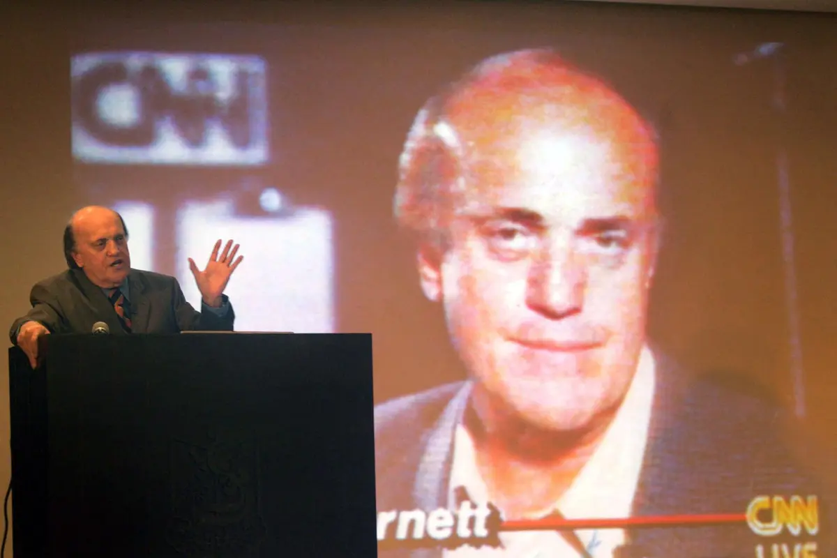 Imagem de contexto do artigo Morreu Peter Arnett, vencedor do prémio Pullitzer que cobriu as guerras do Vietname e do Golfo