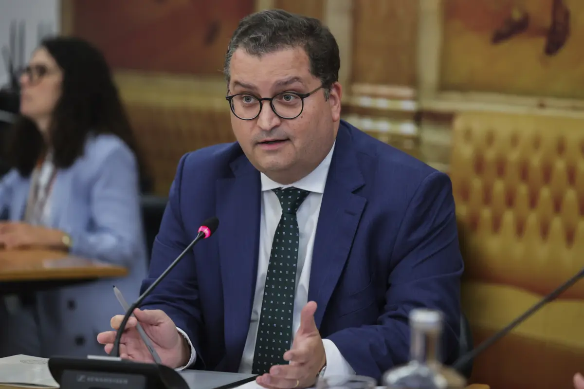 Imagem de contexto do artigo Governo promete avaliar a reposição dos três dias de férias abolidos na troika