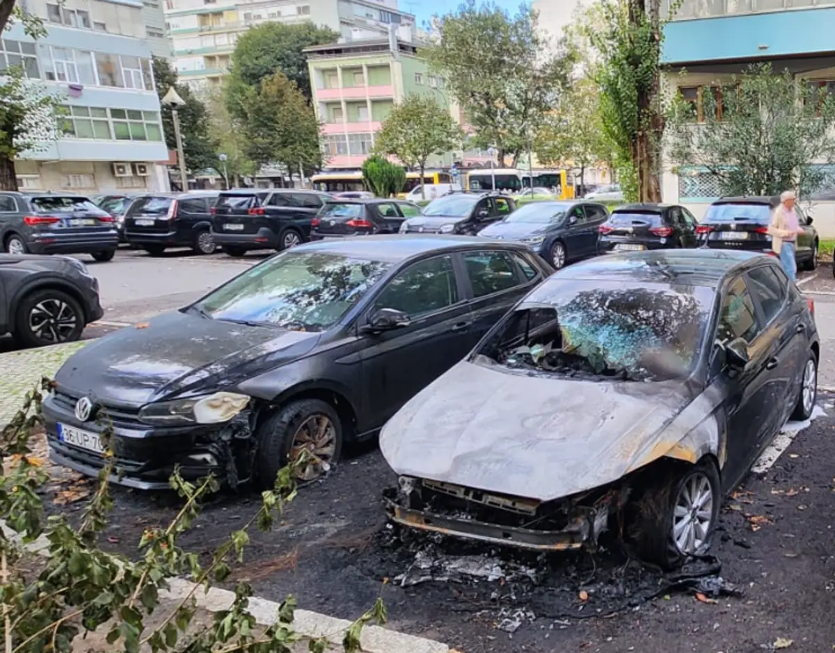 Imagem de contexto do artigo "Sentimento de grande insegurança." Um detido e nove viaturas incendiadas em Benfica