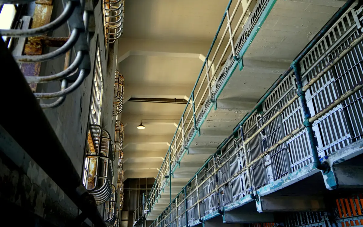 Imagem de contexto do artigo "Insustentável e desumano." Associação garante que cadeia do Linhó continua sem água, serviços prisionais assumem dificuldades