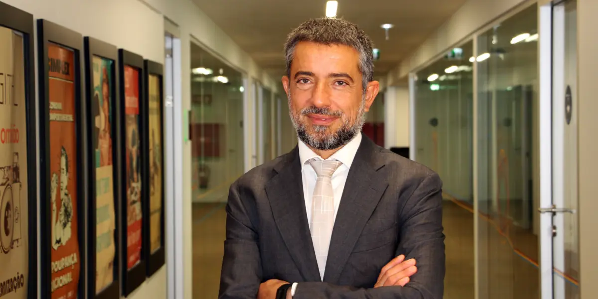 Imagem de contexto do artigo "Sinto-me injustiçado." Presidente exonerado da AMA admite contestar judicialmente decisão do Governo