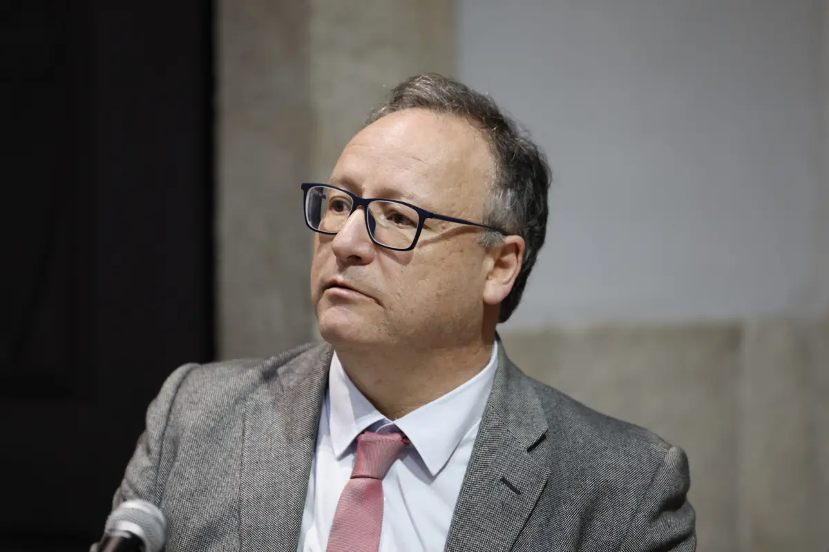 Imagem de contexto do artigo Francisco Assis "gostaria" que Ferro Rodrigues e Santos Silva estivessem com a candidatura de Seguro a Belém