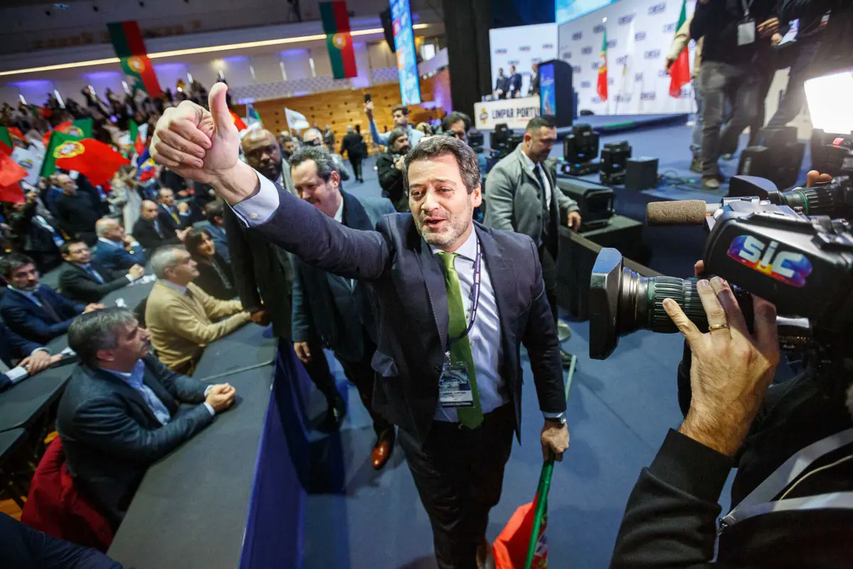 André Ventura discursou na convenção do partido espanhol Vox