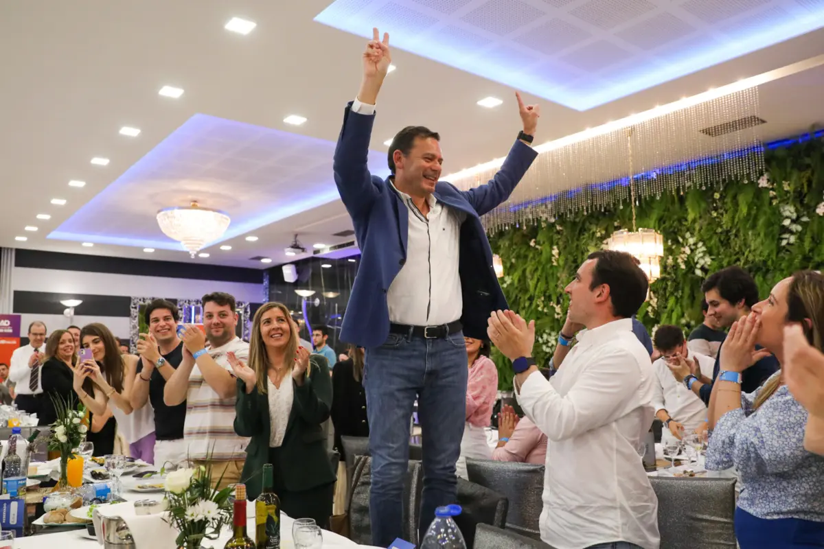 Imagem de contexto do artigo Montenegro ataca programa eleitoral do PS: "Pensam que é com alguns fogachos que transformam a vida do país"