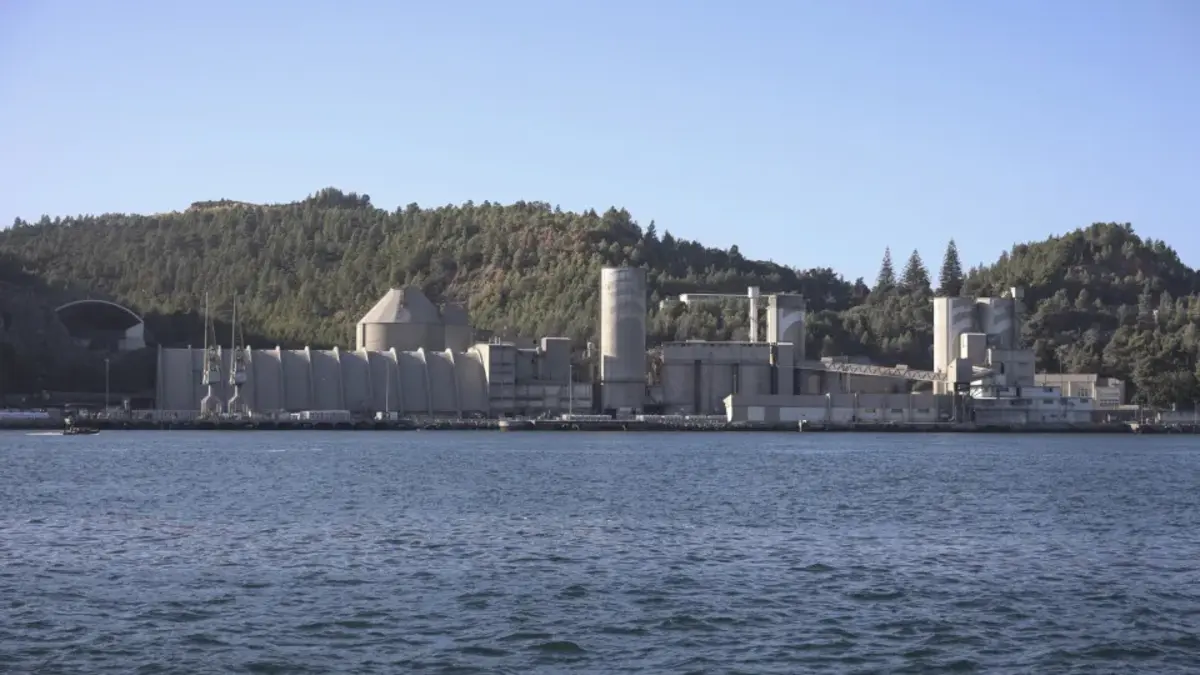 Imagem de contexto do artigo Grupo de investimento Semapa vende cimenteira Secil à espanhola Molins por 1,4 mil milhões de euros