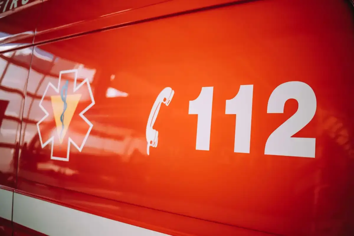 Imagem de contexto do artigo Queda de fachada de edifício na Baixa de Coimbra deixa rua interdita a peões