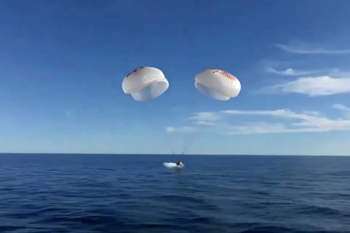 Imagem de contexto do artigo "Bem-vindos a casa." Astronautas regressam à Terra após nove meses retidos no espaço