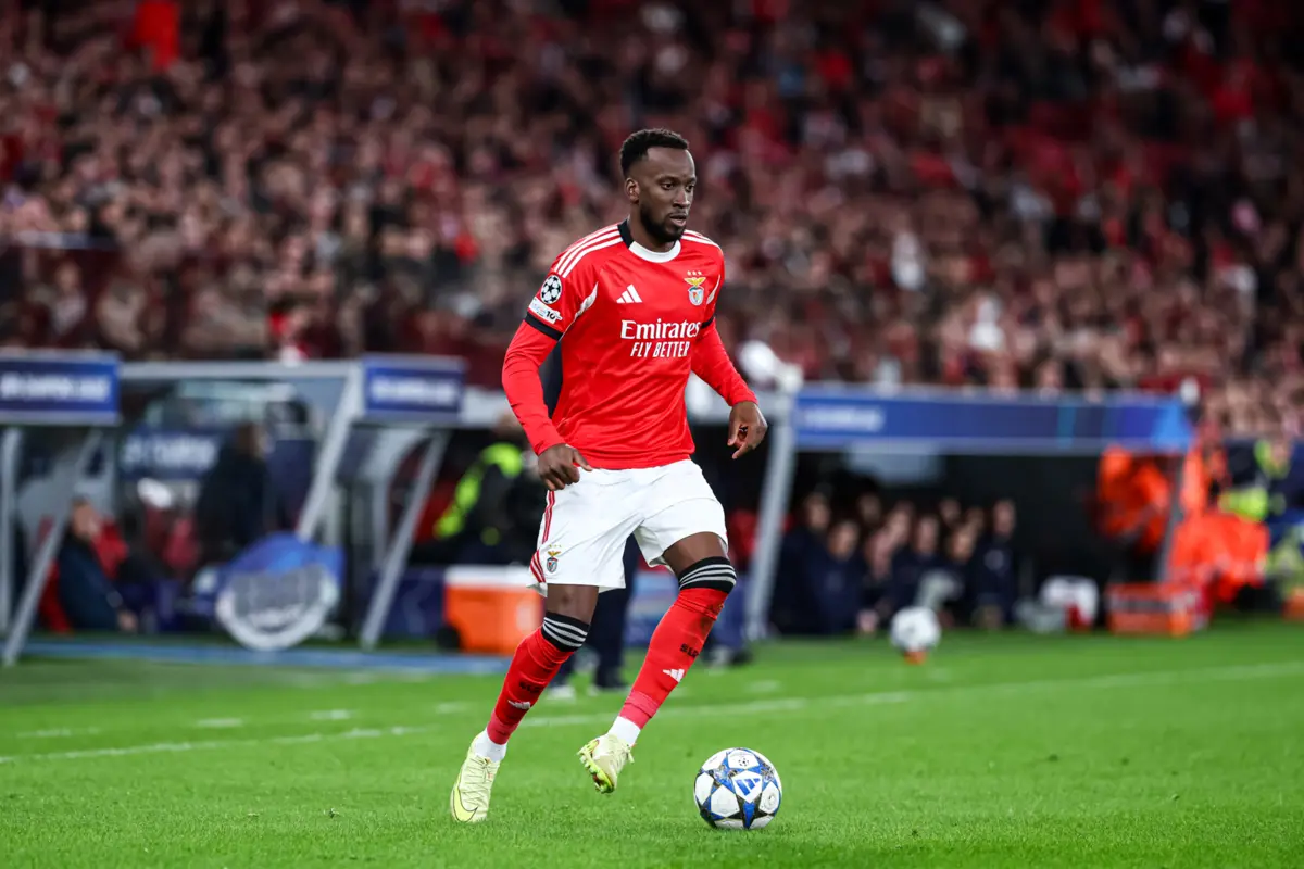 Imagem de contexto do artigo Dodi Lukebakio fratura tornozelo e é baixa de longa duração para o Benfica