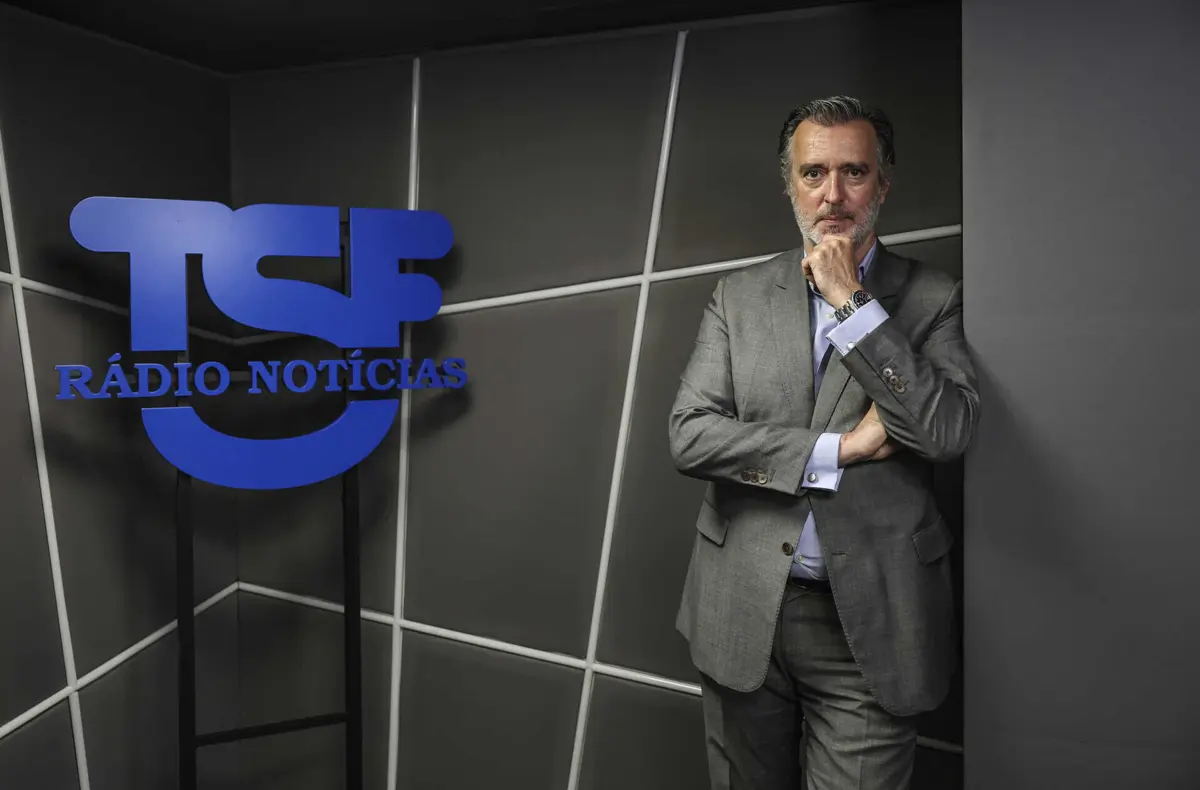 Imagem de contexto do artigo "Se impedirmos a livre expressão, as opiniões não desaparecem, ficam é por exprimir. Estão lá para qualquer tiranete de turno que saiba acicatar os ânimos"