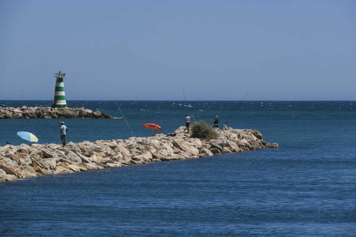 Imagem de contexto do artigo Algarve: banhos desaconselhados nas praias de Vilamoura e Quarteira. Fuseta e Armação de Pêra já sem limitações