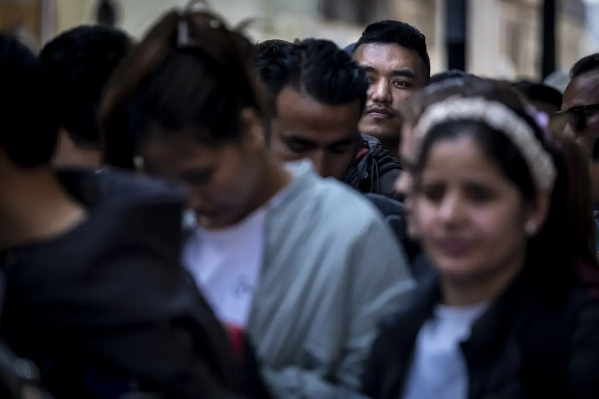 Imagem de contexto do artigo “Quebra significativa.” Pedidos de asilo na União Europeia caem 23% no primeiro semestre de 2025