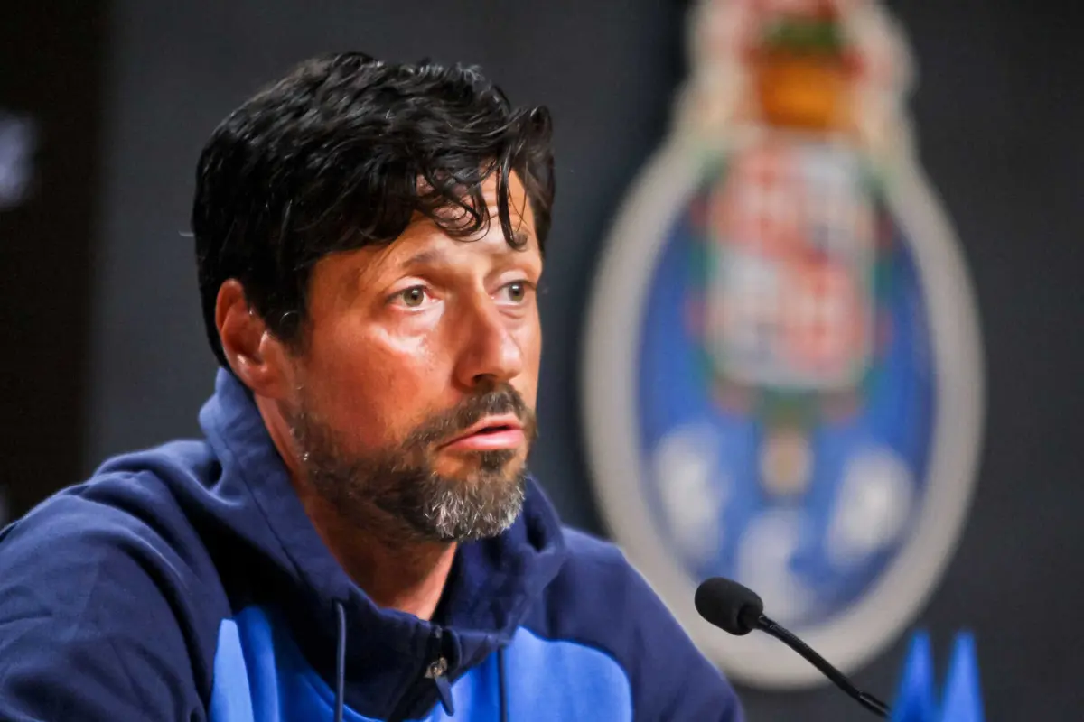 O treinador Vítor Bruno