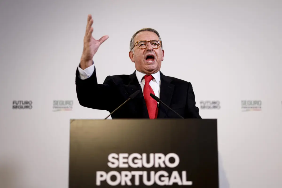 Imagem de contexto do artigo Seguro revoltado exige resultados na Saúde perante casos "todos os dias"