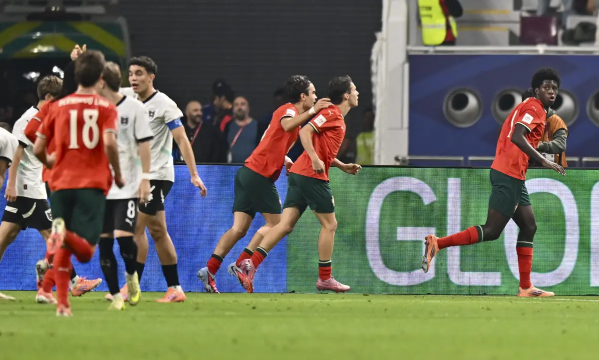 Imagem de contexto do artigo Em pequenino se levantam canecos: Portugal sagra-se campeão do mundo em sub-17. Veja o golo