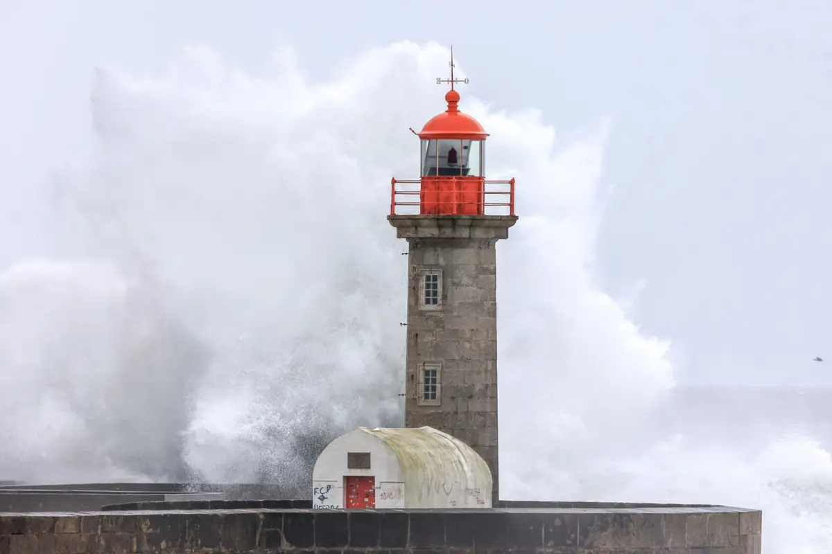 Imagem de contexto do artigo Chuva, vento e frio em todo o país: IPMA avisa que Carnaval "não será bom para desfiles"