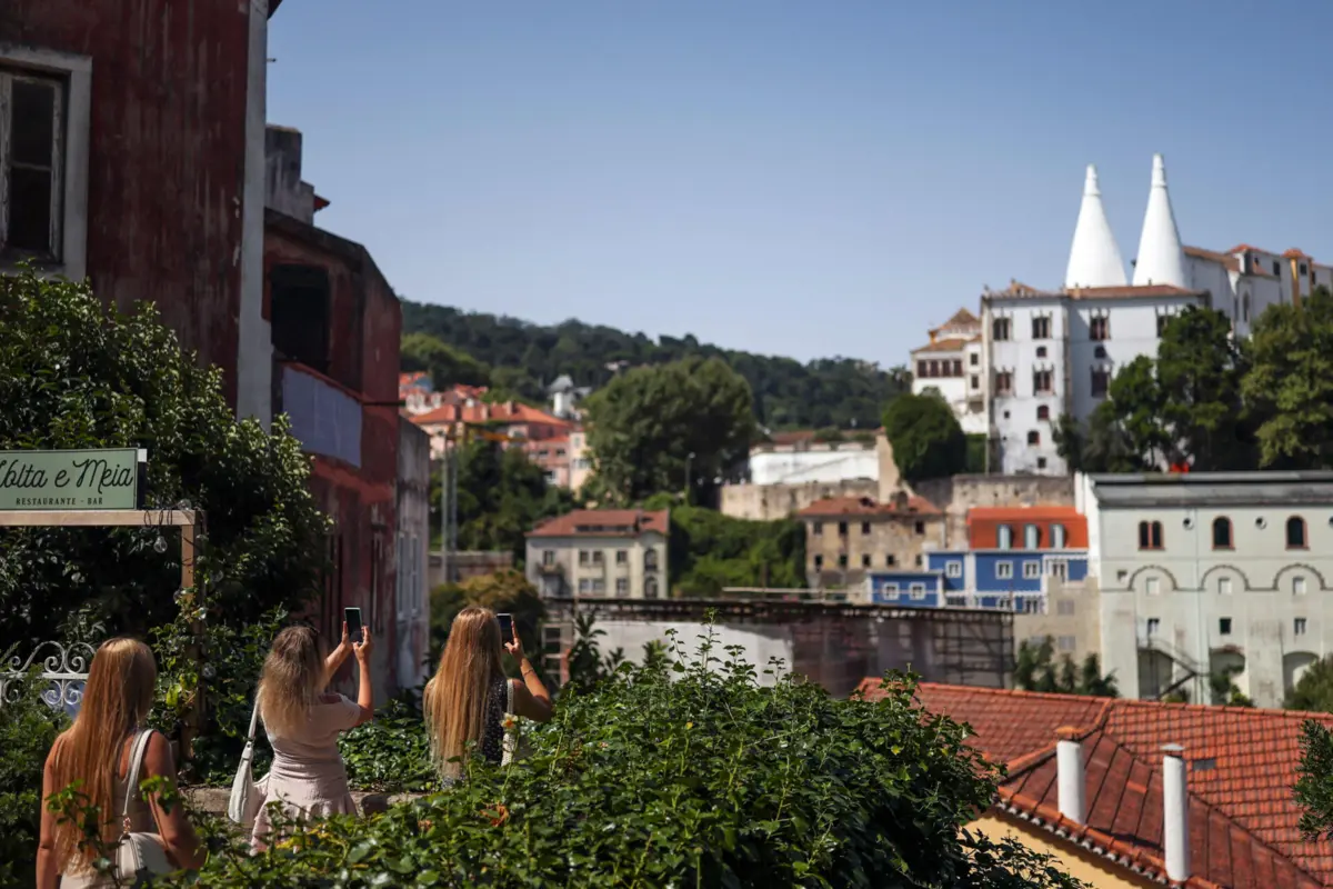 Imagem de contexto do artigo Sondagem Autárquicas: Marco Almeida é favorito, mas empate técnico persiste em Sintra