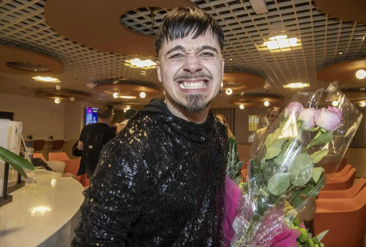 O artista finlandês Kaarija